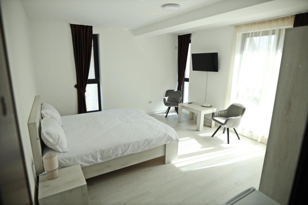 Casa Vys Apartment Pitesti Bagian luar foto