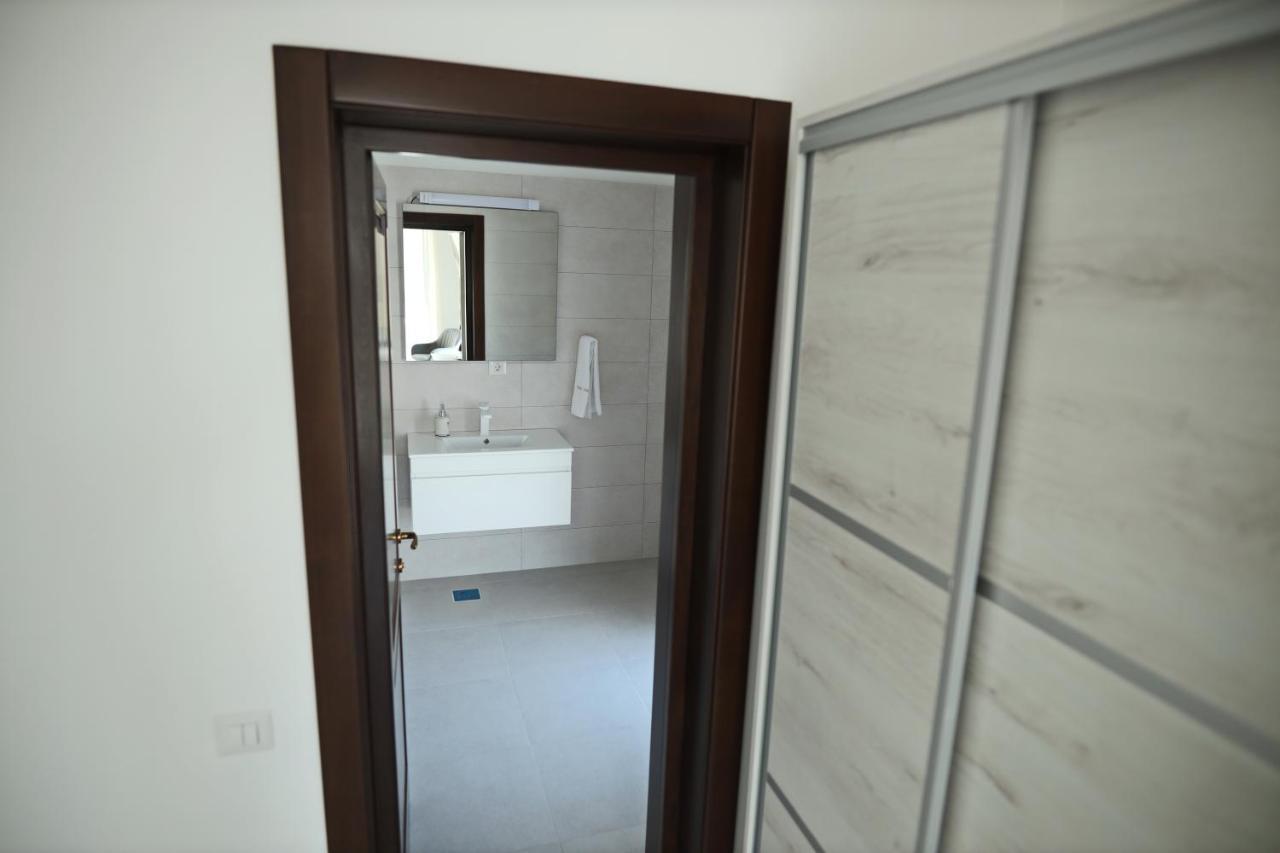 Casa Vys Apartment Pitesti Bagian luar foto