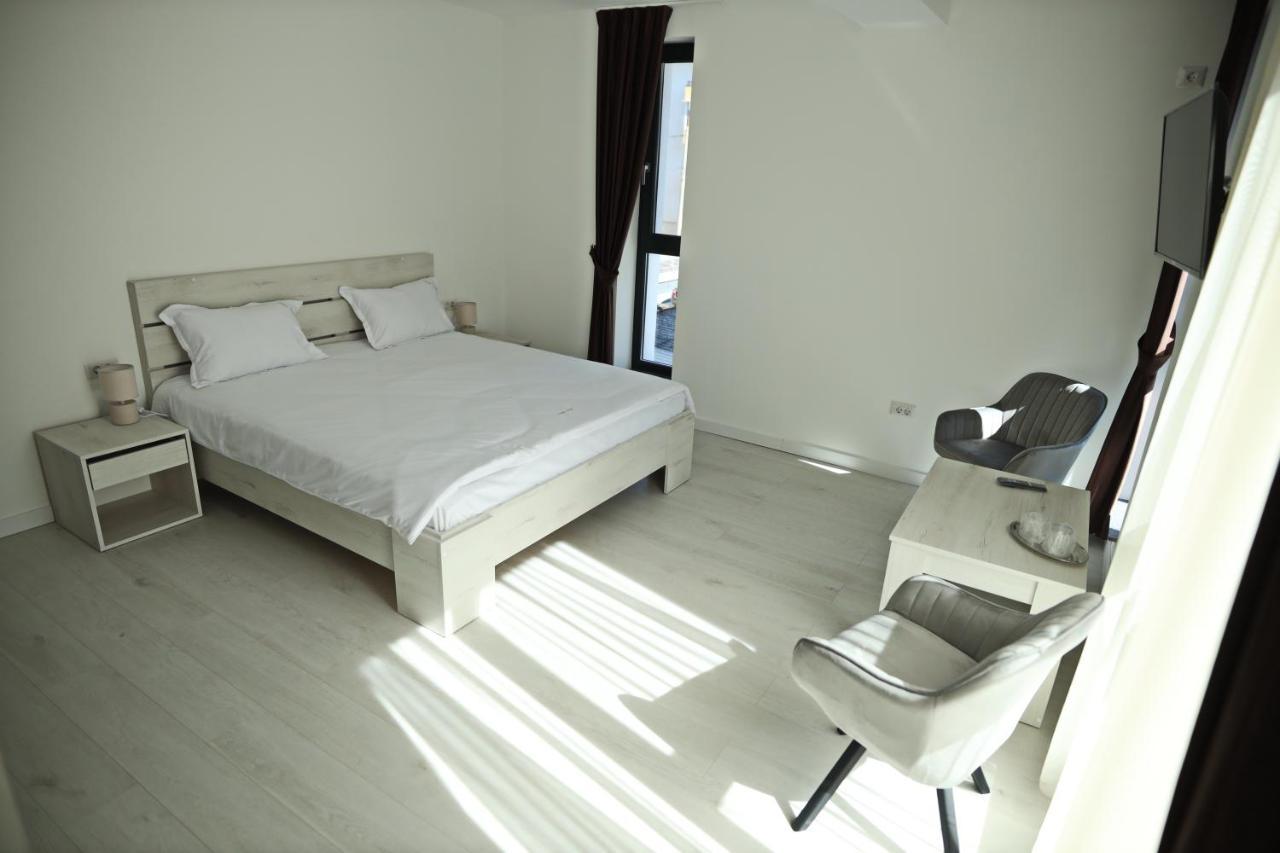 Casa Vys Apartment Pitesti Bagian luar foto