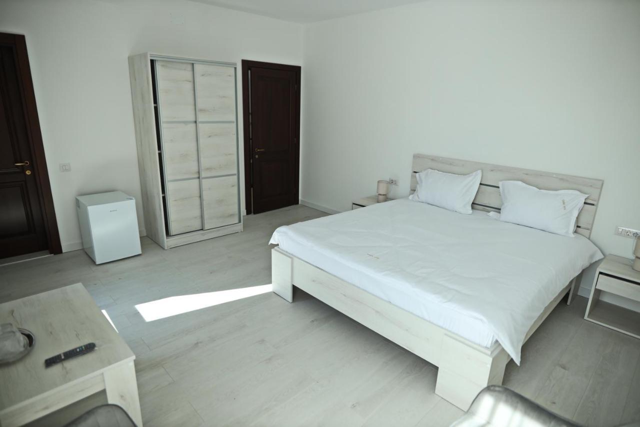 Casa Vys Apartment Pitesti Bagian luar foto