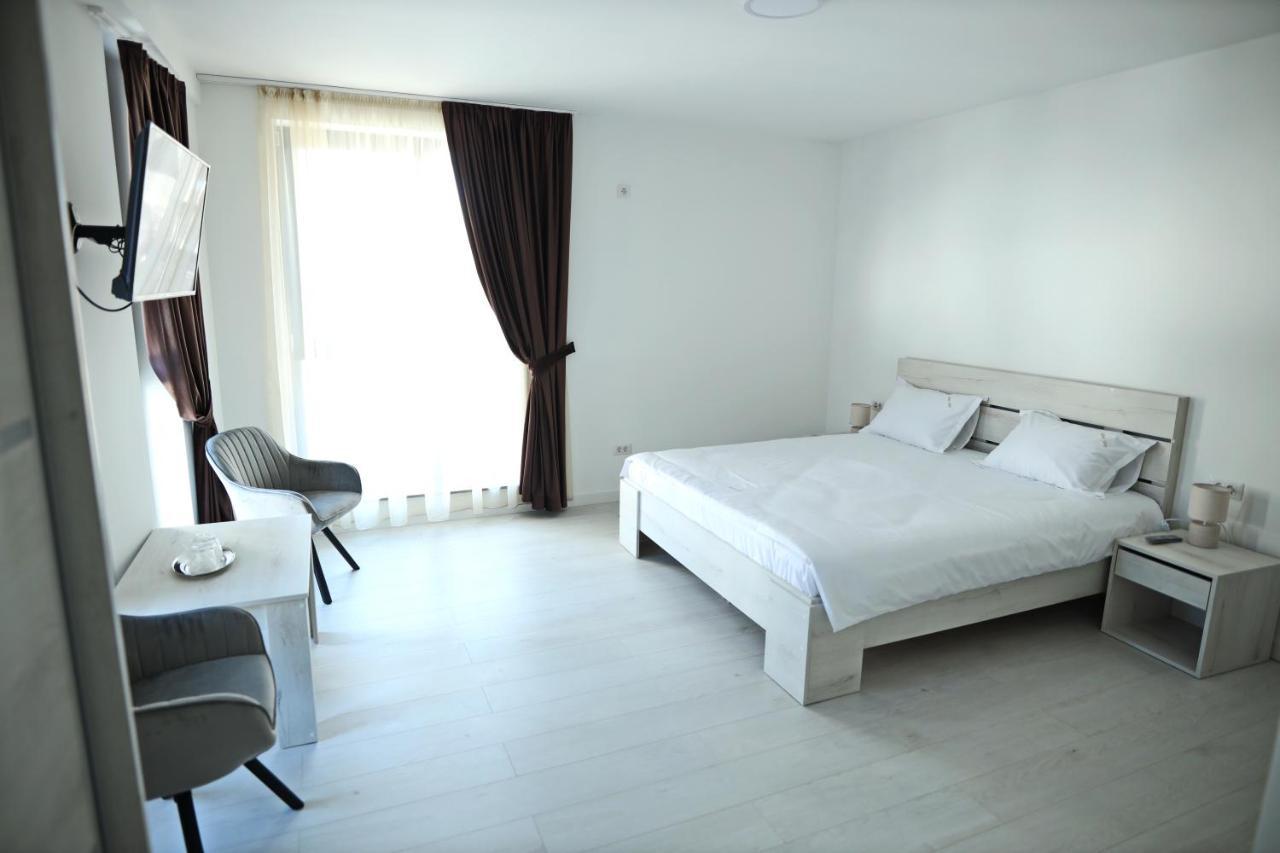 Casa Vys Apartment Pitesti Bagian luar foto