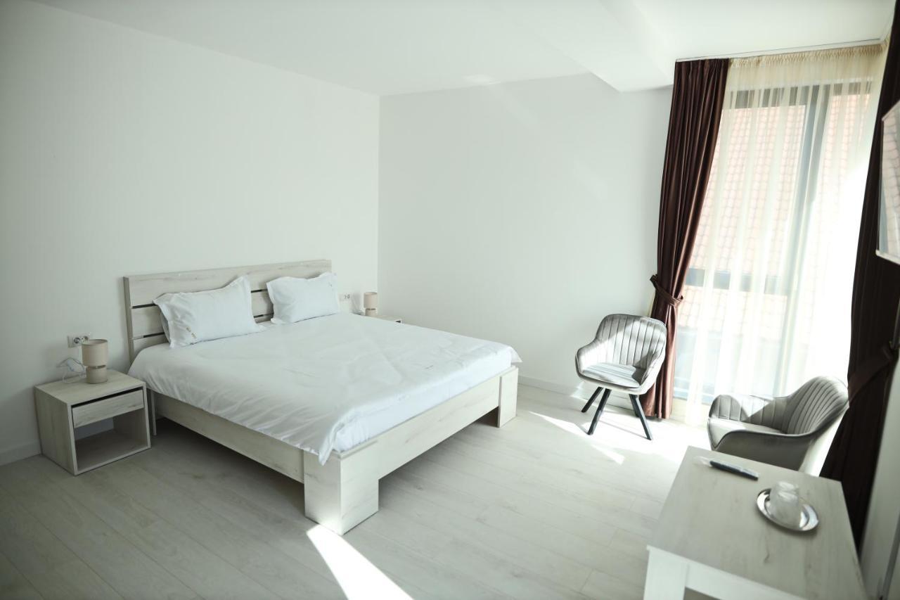 Casa Vys Apartment Pitesti Bagian luar foto