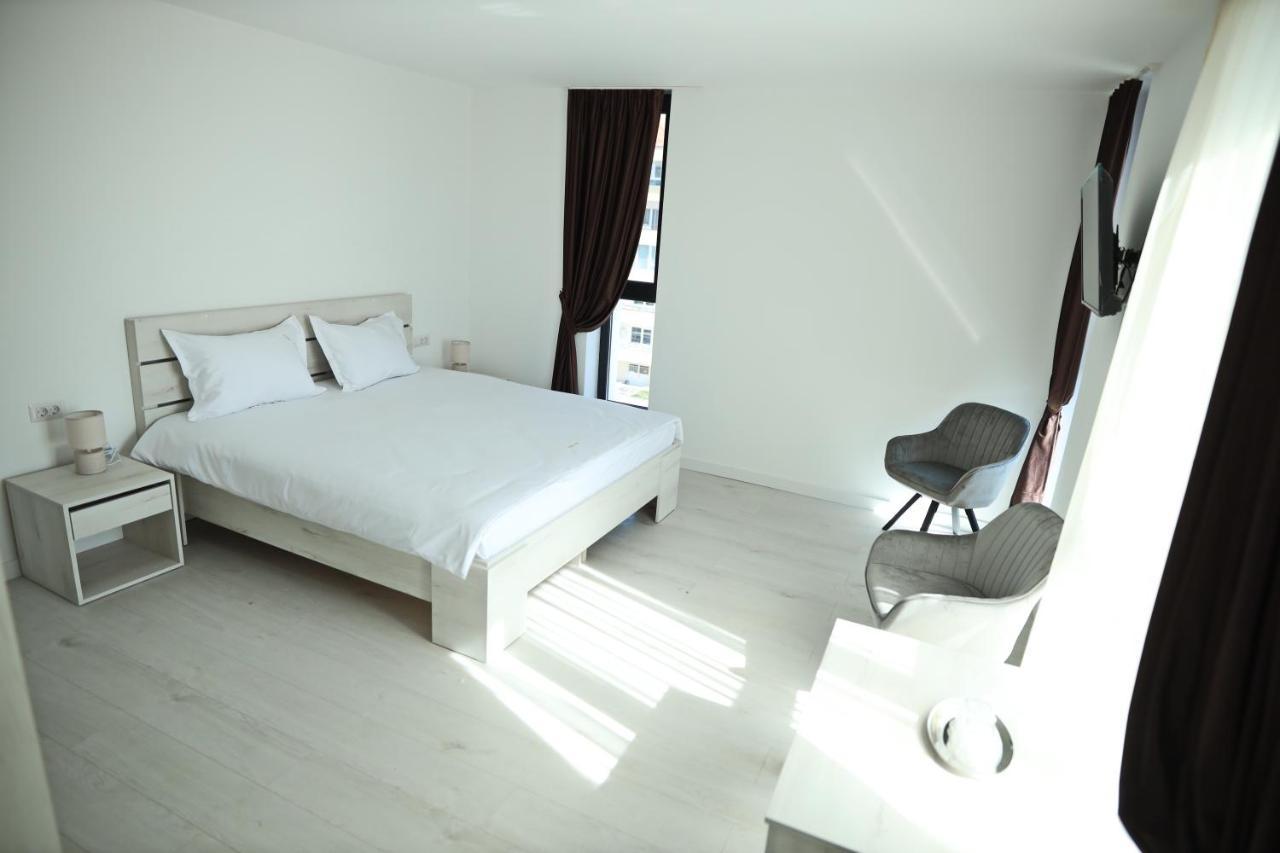 Casa Vys Apartment Pitesti Bagian luar foto
