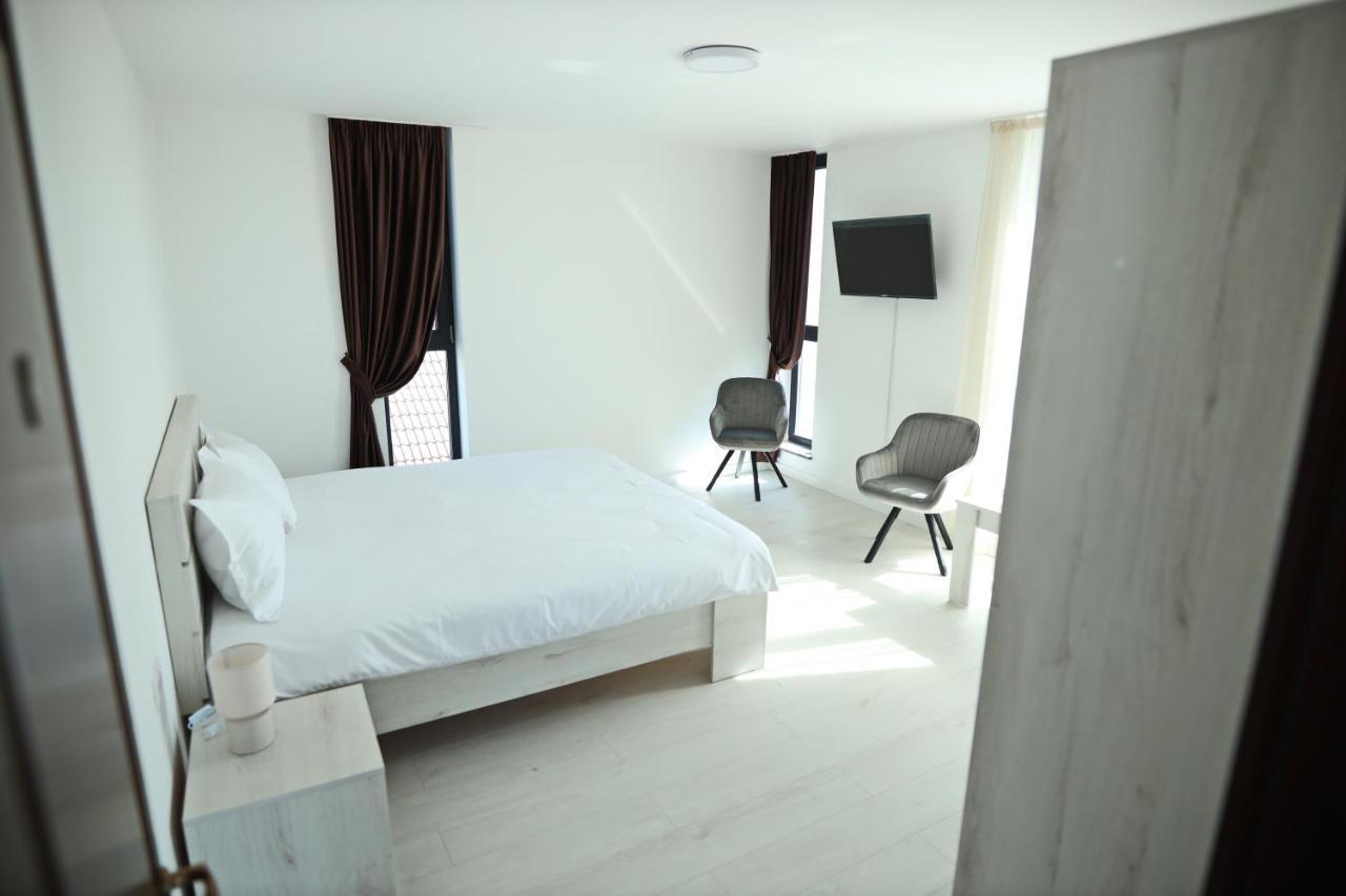 Casa Vys Apartment Pitesti Bagian luar foto